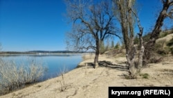 Мелеющее Белогорское водохранилище