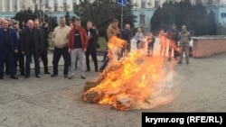 Акция «Удар в спину!» против антироссийской политики Турции, Симферополь, 27 ноября 2015 года