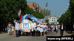 1 мая в Керчи: перекрытые улицы и вооруженные силовики (фотогалерея)