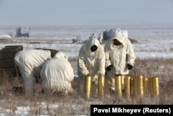 Военнослужащие казахстанской армии на учениях в Отаре, Казахстан, 25 января 2019 года