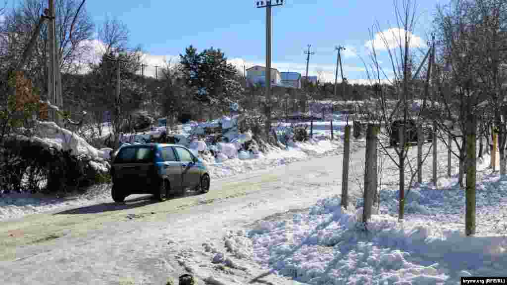 В этом месте снег превратился в лед. Реагенты не сыпали