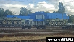 Эшелон российской военной техники в Джанкое. Крым, архивное фото