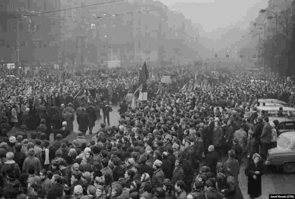 20 студзеня 1969 году. Удзельнікі студэнцкай дэманстрацыі на Вацлаўскай плошчы